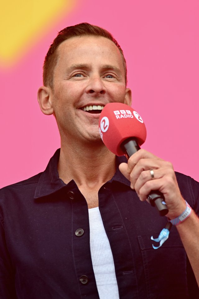 Scott Mills will replace Zoe Ball on the BBC 2 Breakfast Show