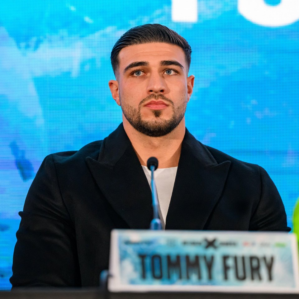 Tommy Fury fights Till on January 18