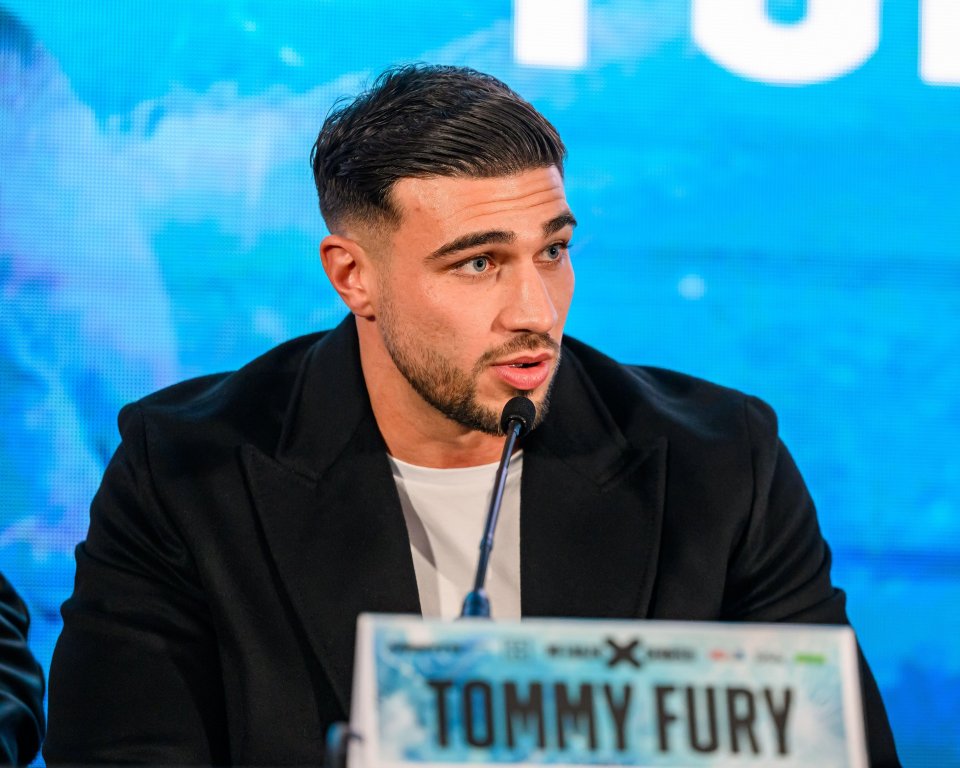 Tommy Fury makes his return under Misfits Boxing