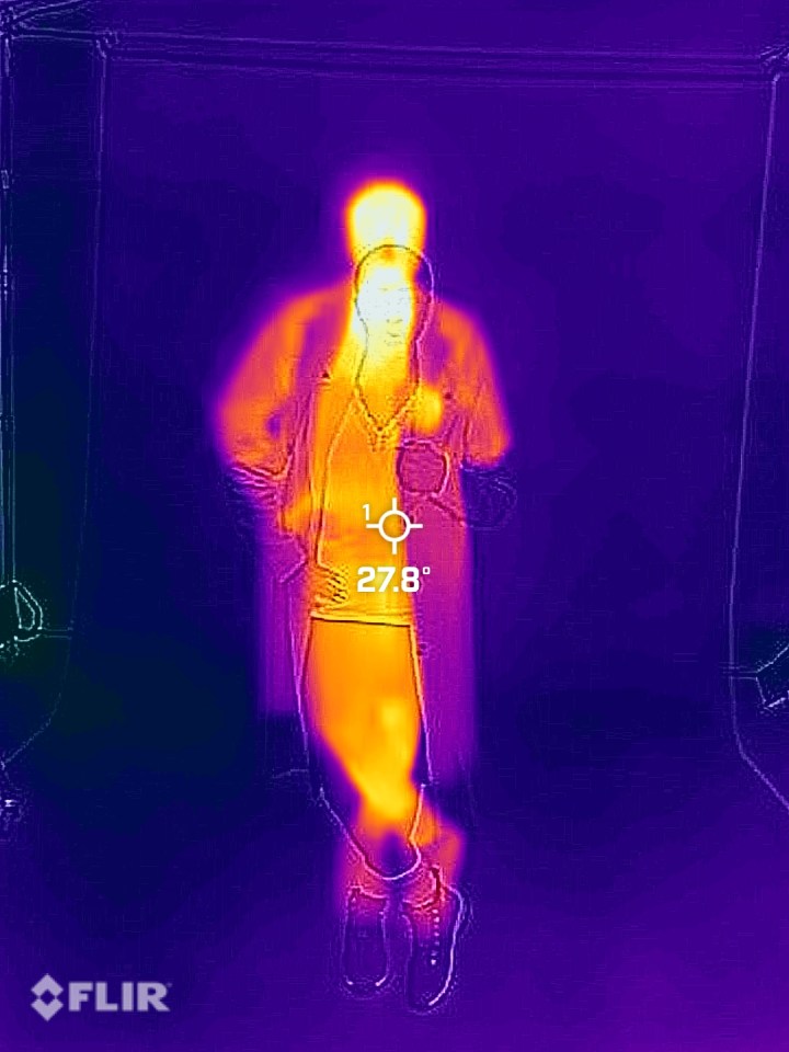 The thermal camera image is showing lots of heat coming from Didi’s body thanks to the thermals