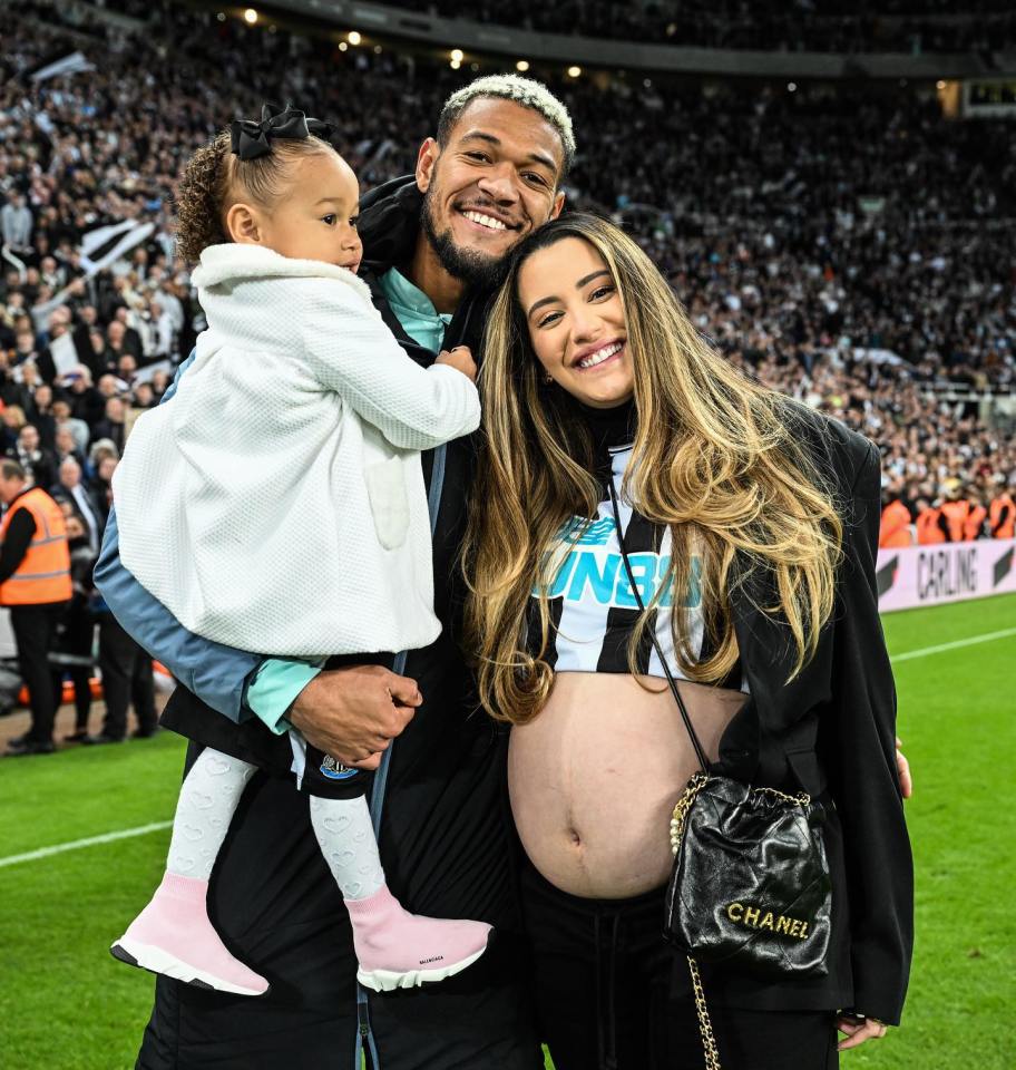 Joelinton with his partner Thays Gondim and their daughter