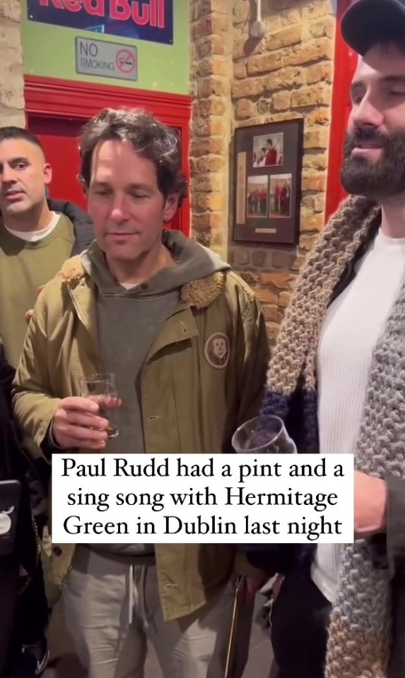 The actor joined local Irish folk band Hermitage Green for a sing song