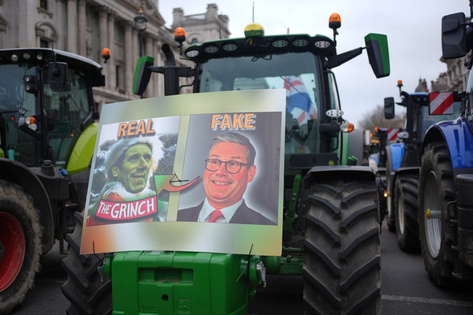 A sign comparing Sir Keir Starmer with the Grinch