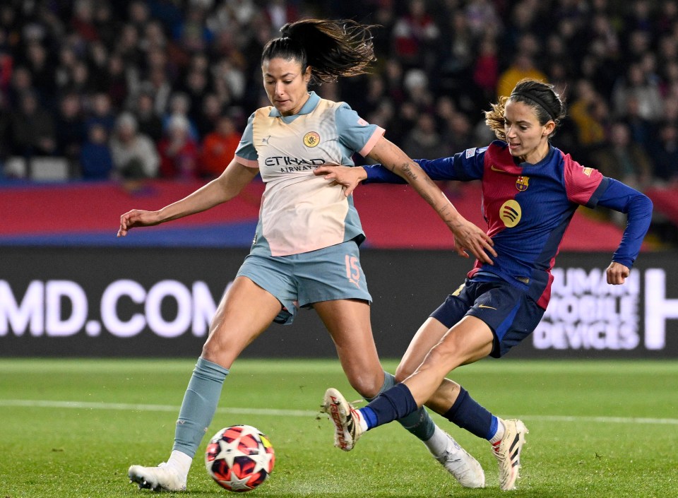 Aitana Bonmati (Barcelona #14) scores a goal during a UEFA Women's Champions League match against Manchester City.