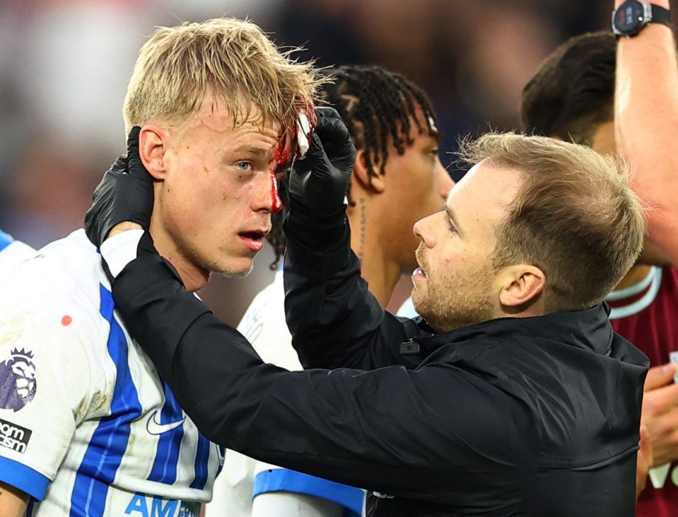 Jan Paul van Hecke suffered a bloodied head in the game