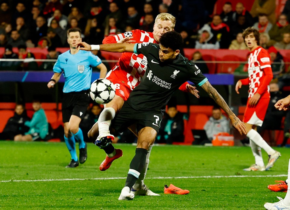 Donny van de Beek brought down Luis Diaz inside the box