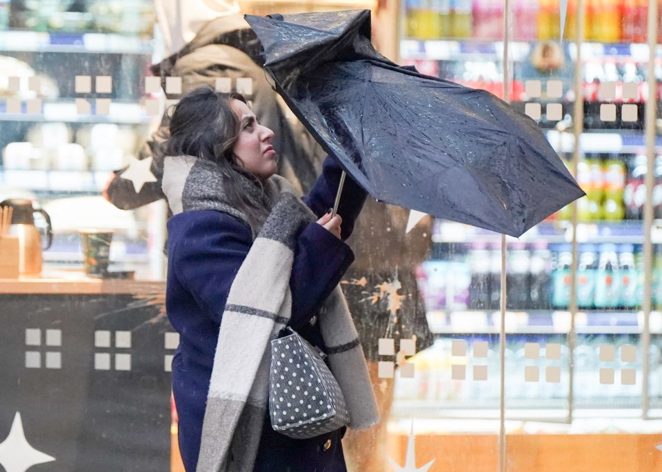 Brits have been warned to brace for pre-Christmas travel chaos as 60mph winds and storms are set to batter the UK