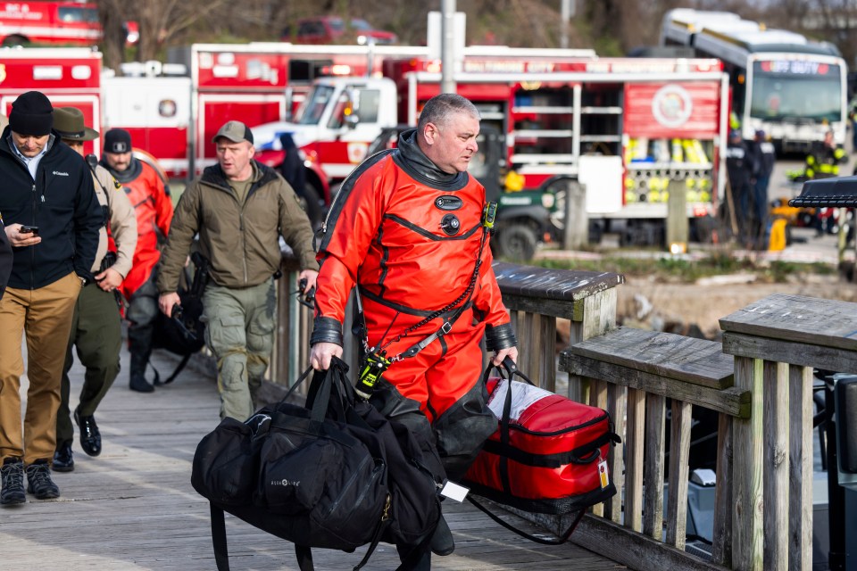 Despite a rapid rescue operation, all six workers on the bridge perished