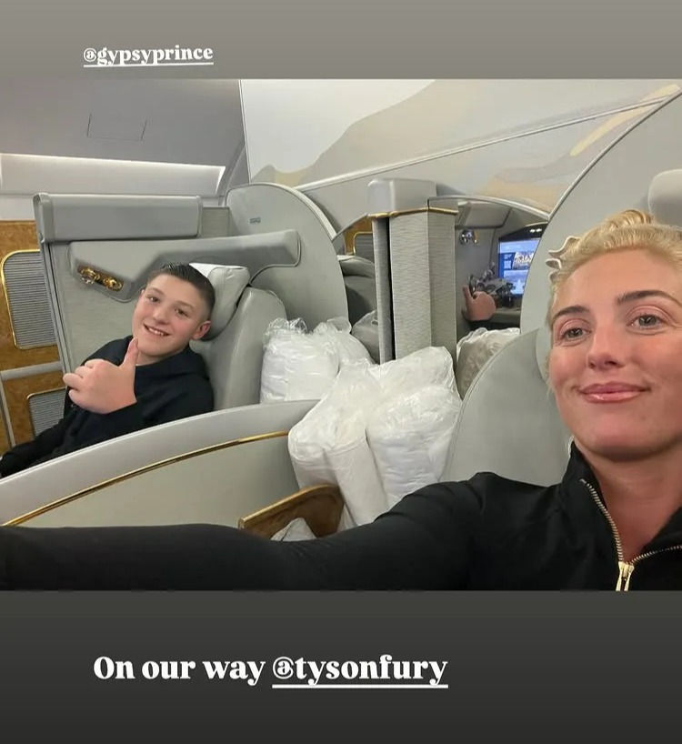 Paris Fury and her son on a private jet, on their way to see Tyson Fury.