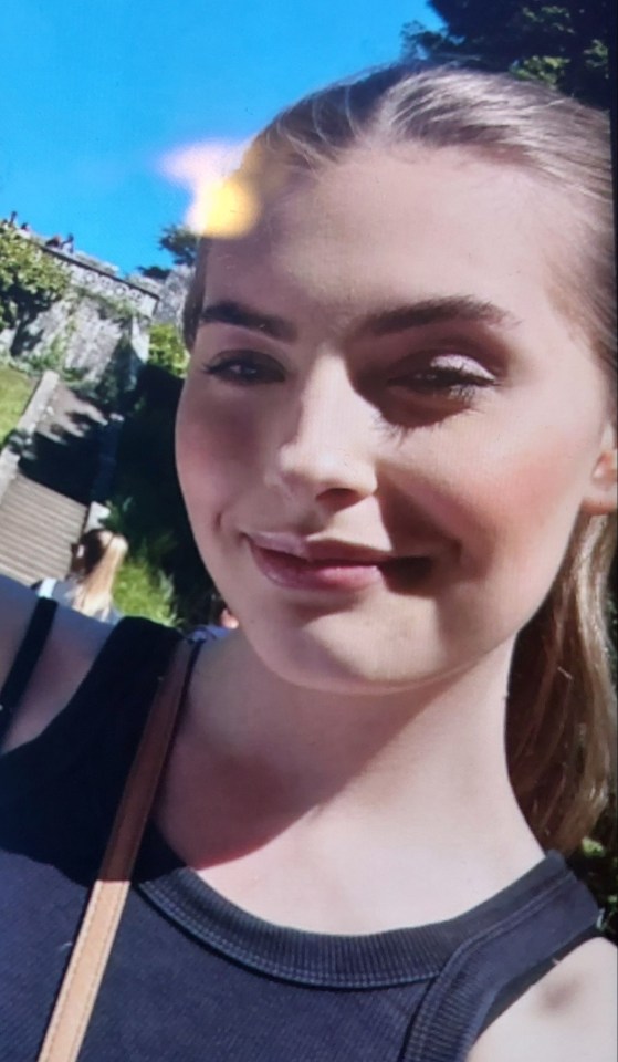 Chloe Rice, 20, and Zara have been reported missing from their home in Swansea