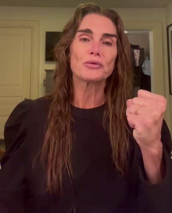 Brooke Shields in a TikTok video, saying "to brush through."