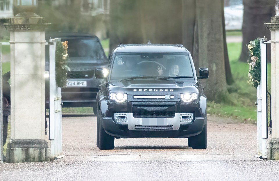 They were spotted in a black Land Rover defender and were followed by a similar vehicle