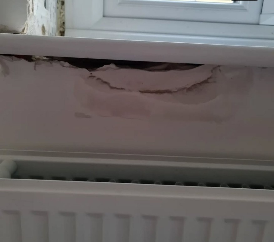 Pictures show very large gaps under the window sill