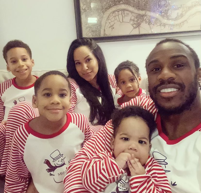 The West Ham striker and his family on Christmas eve