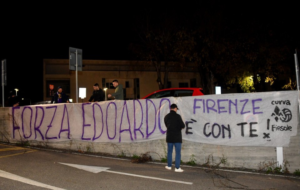 Later in the night, Fiorentina fans put up a banner outside the Careggi hospital in support