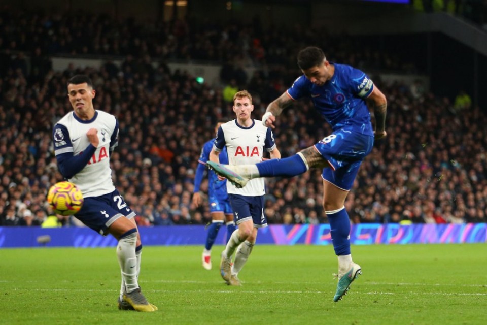 Fernandez completed the turnaround with a stunning volley in the 73rd minute