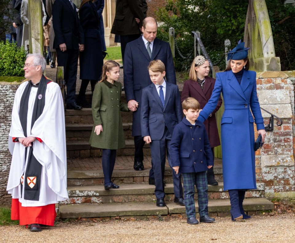 The seating plan was previously well-arranged by the Queen.