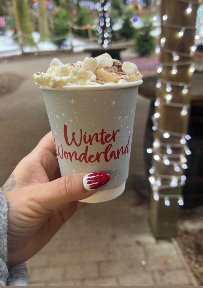 Sue showed off her festive nails whilst holding a hot chocolate in a Instagram post