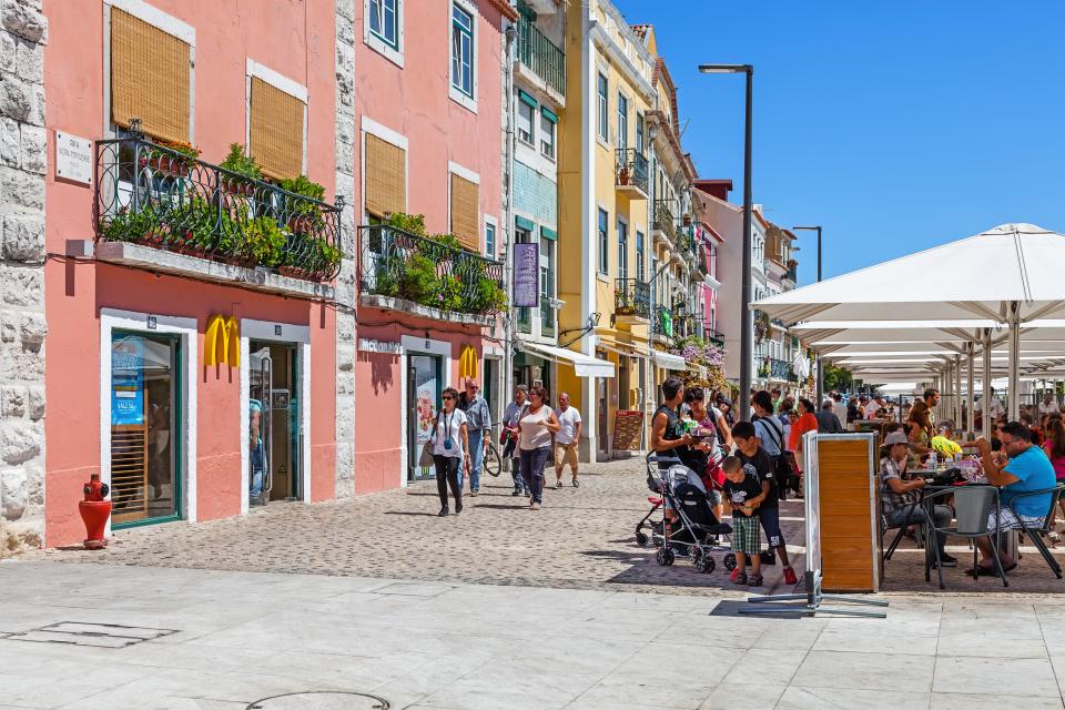 E846TY Belem McDonalds fast-food restaurant in Lisbon. Located in a World Heritage area is always full of tourists.