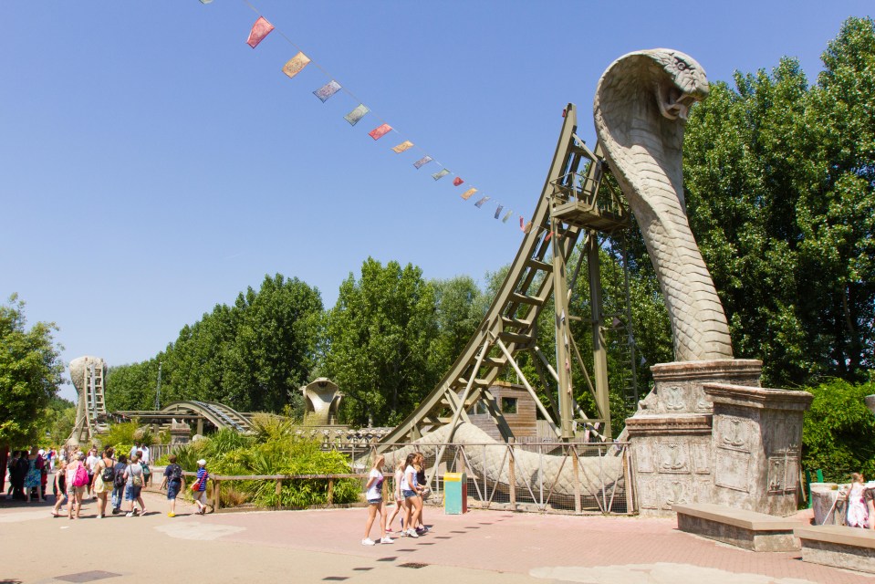 Kobra roller coaster at Chessington World of Adventures.