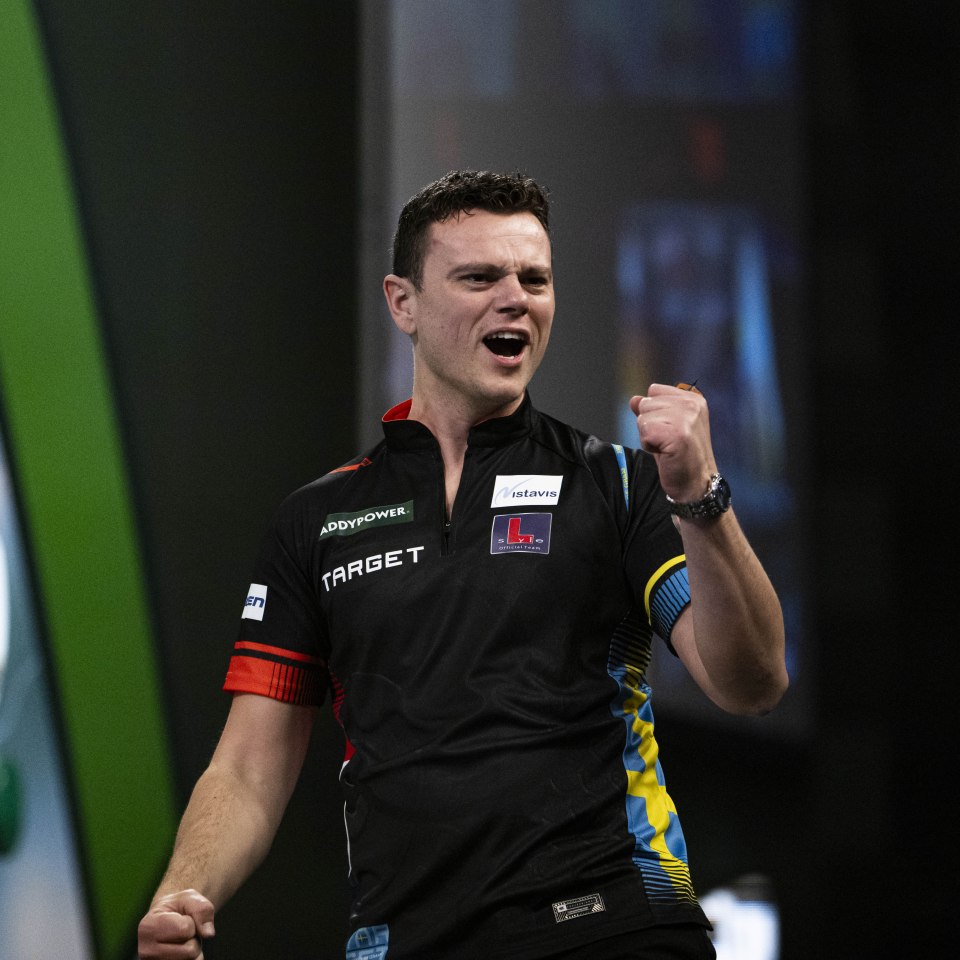 Jeffrey de Graaf celebrating a darts win.