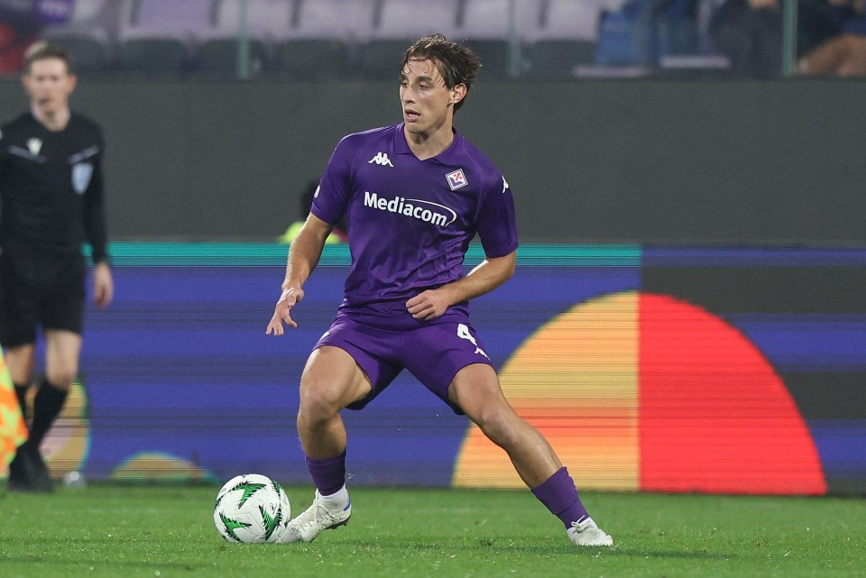 Bove plays for Fiorentina on loan from Roma