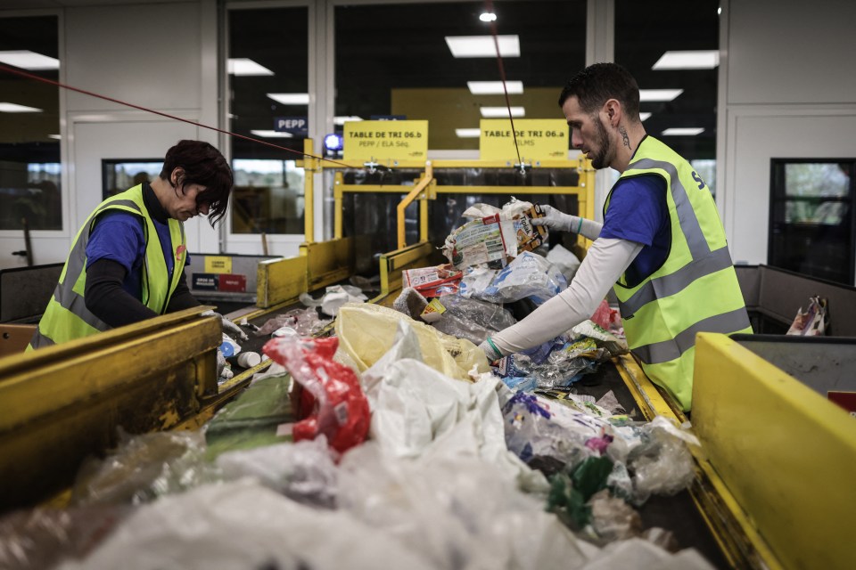 Labour claims policy is part of a plan to create 21,000 new jobs in the recycling sector