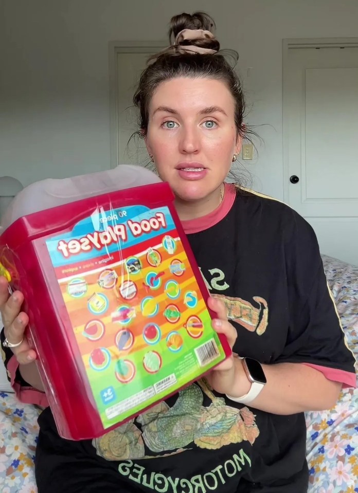 TikTok user Sarah showed her followers the secondhand toys she thrifted for her children for Christmas