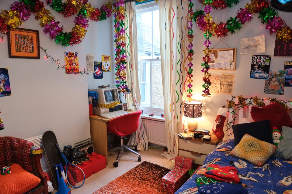 Booking.com has recreated an 80s Christmas with its nostalgic homestay in London