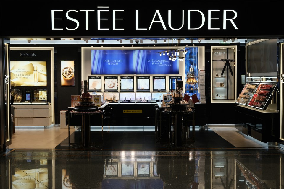 Estée Lauder store front at Beijing Daxing International Airport.