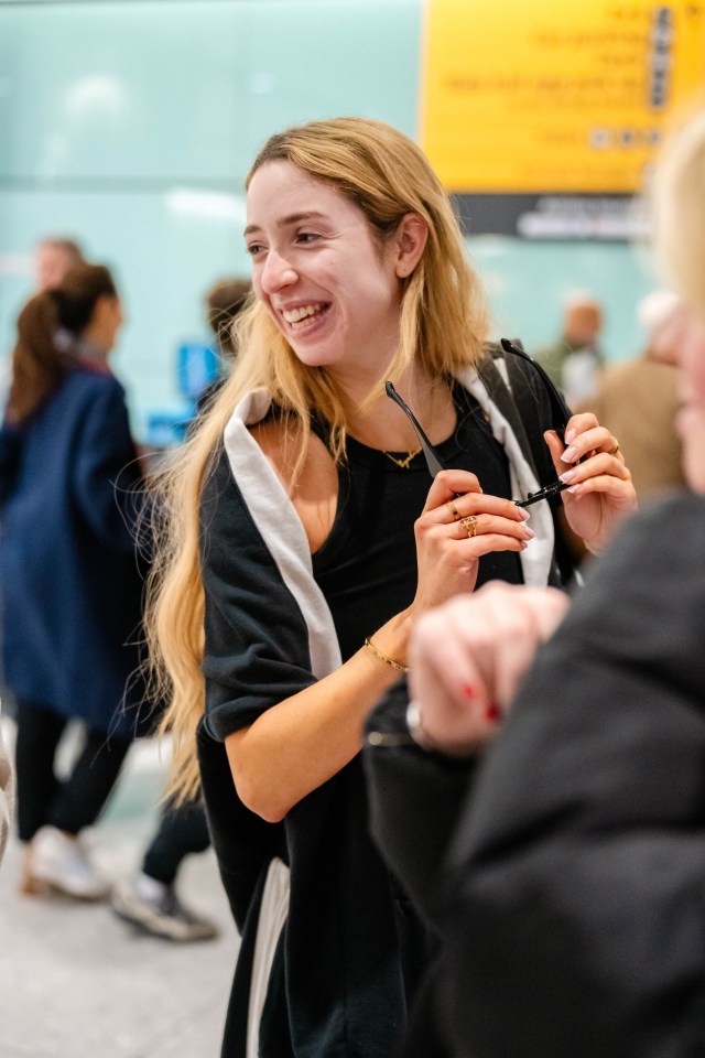 The Vlogger went make-up free and pulled on a comfy tracksuit for her long haul flight from Australia to the UK