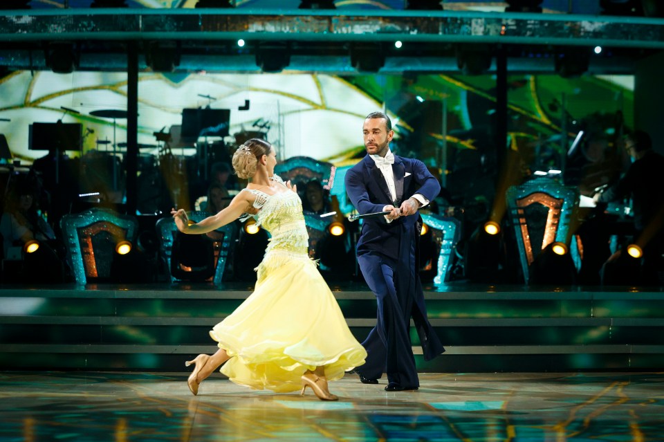 The pair kept viewers hooked with their chemistry on the dancefloor