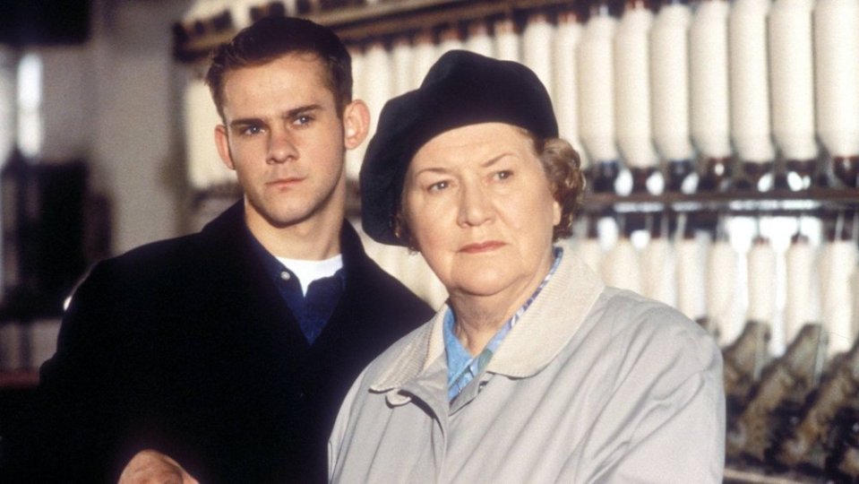 Hetty Wainthropp Investigates also centres around an older female detective