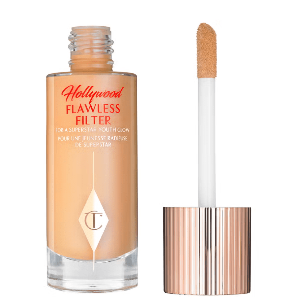 Hollywood Flawless Filter foundation and applicator.