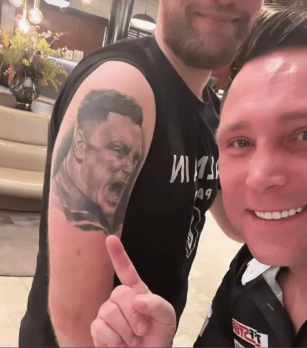 Gerwyn loved the fan's body art, but online darts lovers gave it a mixed reception