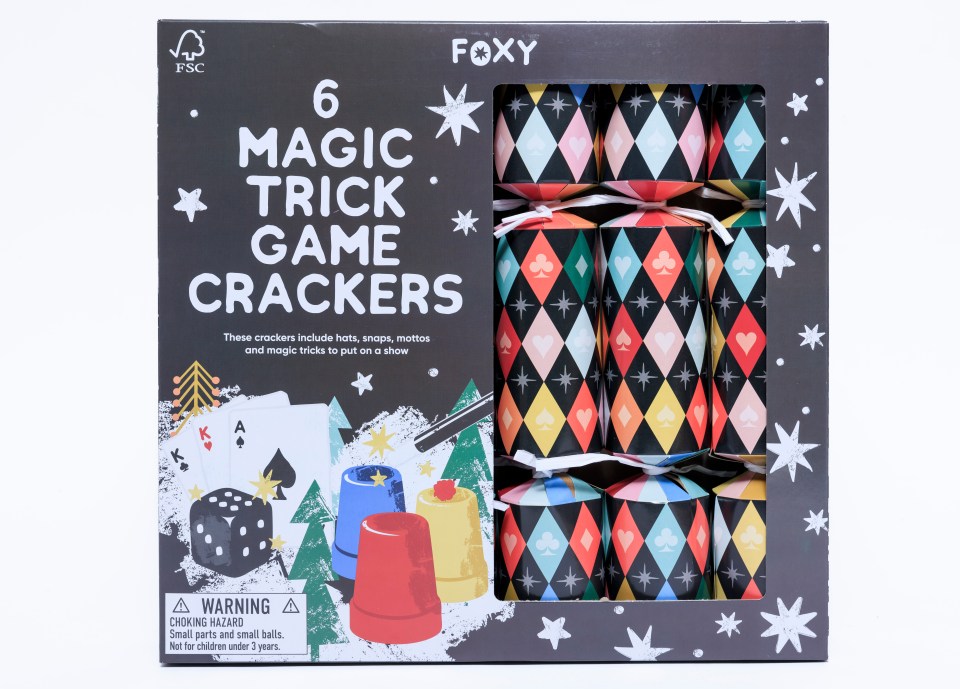 The magic trick game crackers are perfect for children