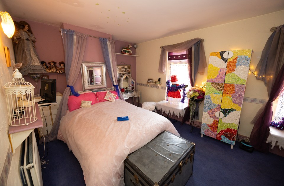 This bedroom was used as Stacey's room in the first series