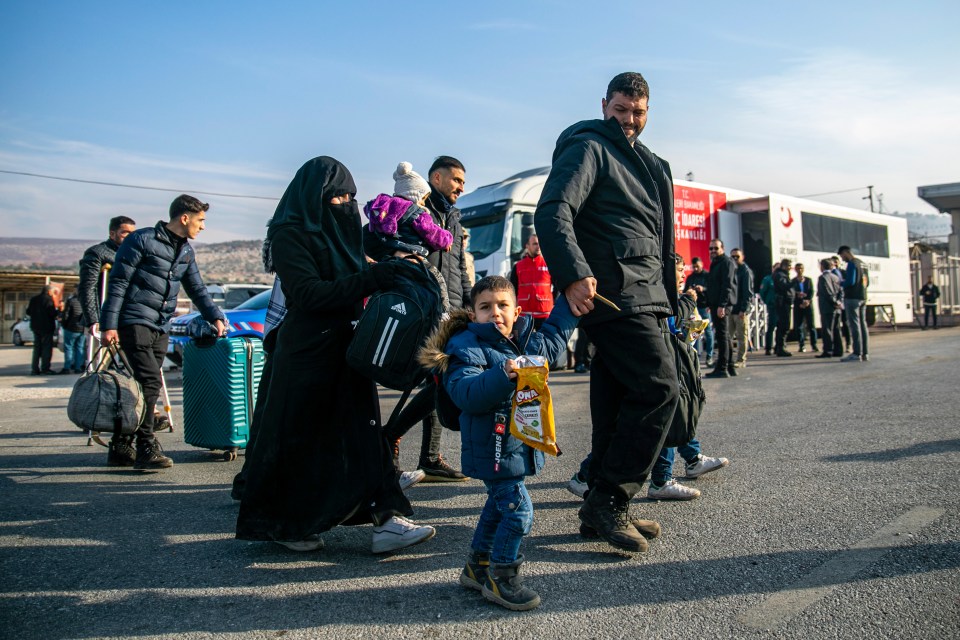 Thousands of Syrian refugees returned home yesterday hoping for a brighter future