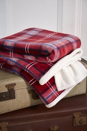 Cosy tartan throw, £28.99 at Wayfair.co.uk