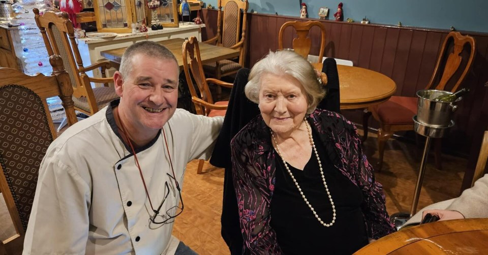 She surprised diners after being spotted at a restaurant 31 years after her hit show ended