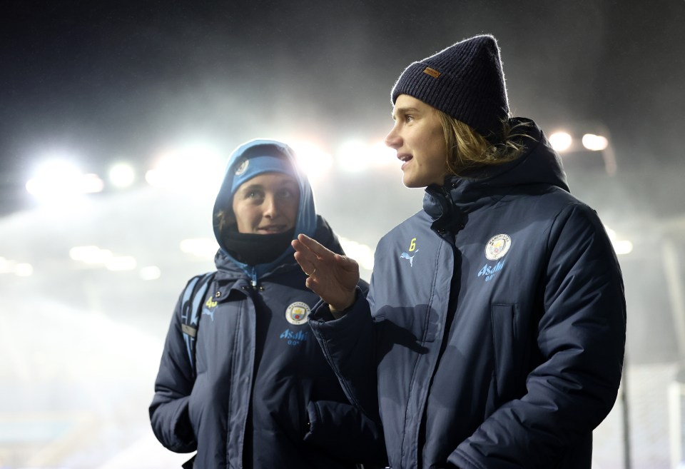 Vivianne Miedema of Manchester City arriving at a stadium.