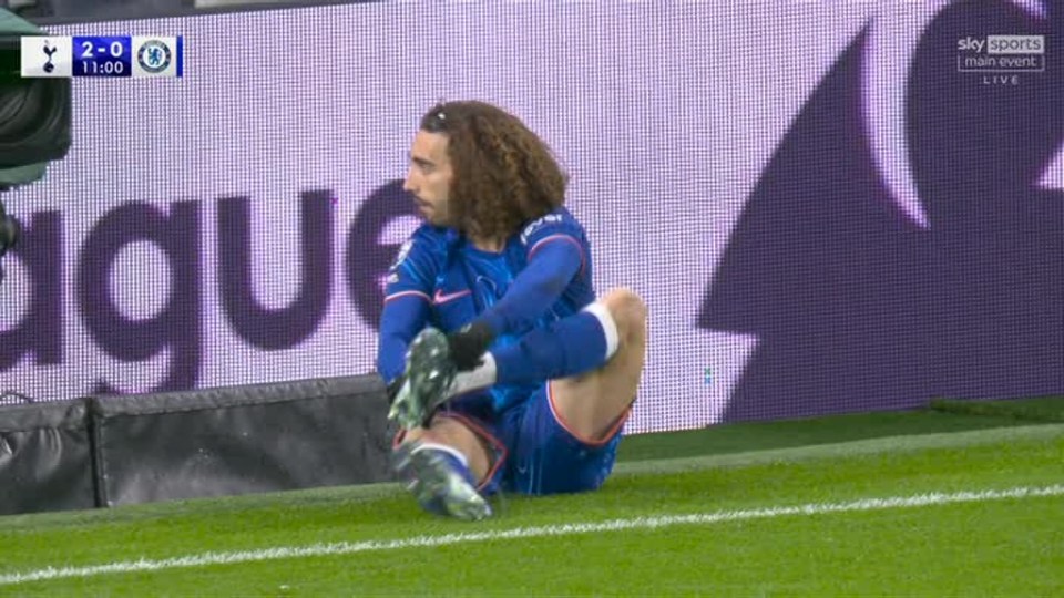 The sight of Cucurella changing his boots went viral