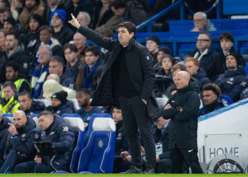 Bournemouth manager Andoni Iraola instructing his team from the sidelines.