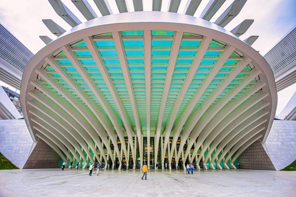 Oviedo Congress Palace entrance, Calatrava architecture.