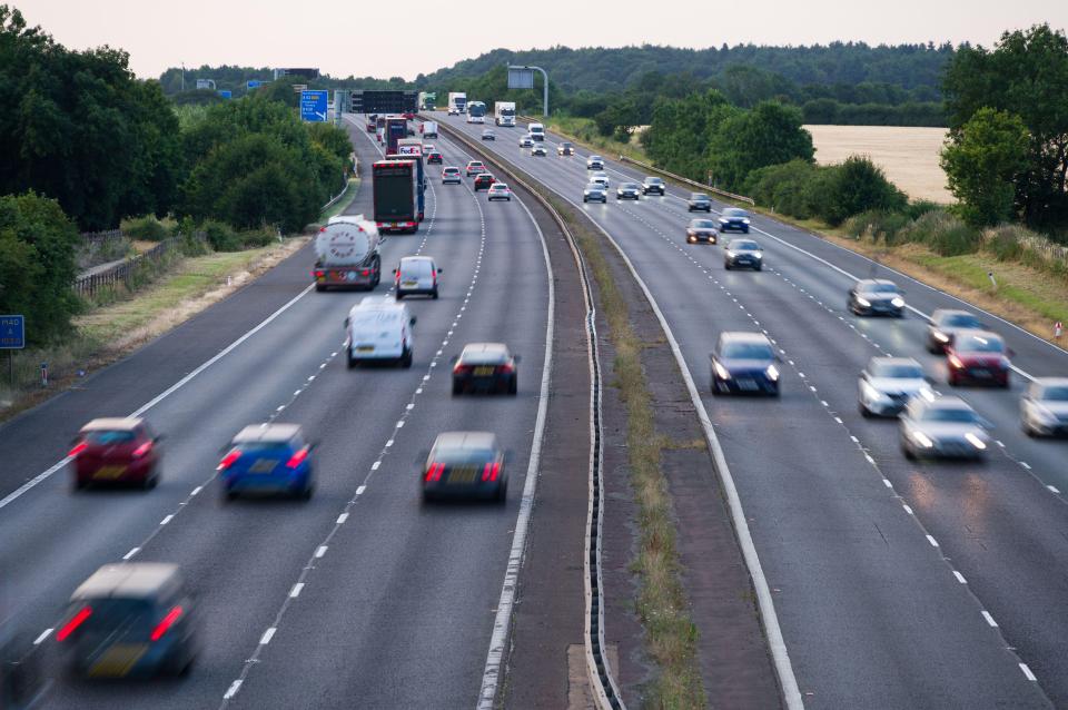 M40 motorway traffic near Bicester and Oxford.