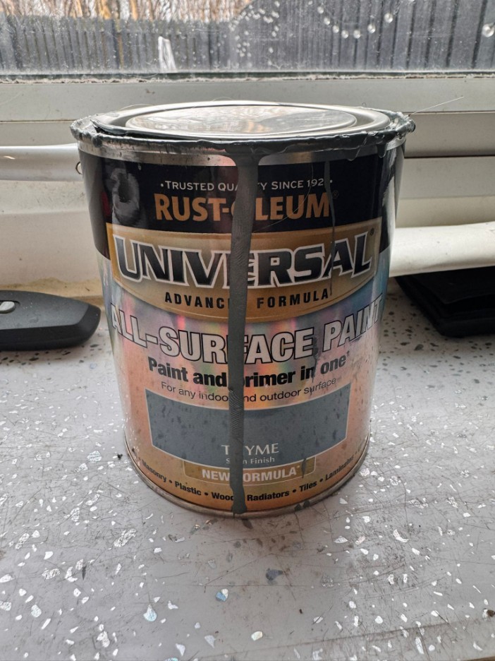 Rust-Oleum Universal All-Surface paint can.