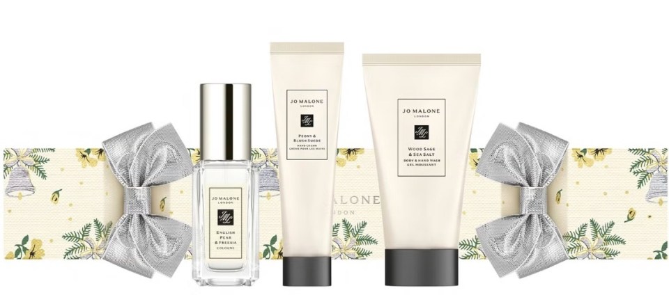 Jo Malone London Holly Cracker gift set.