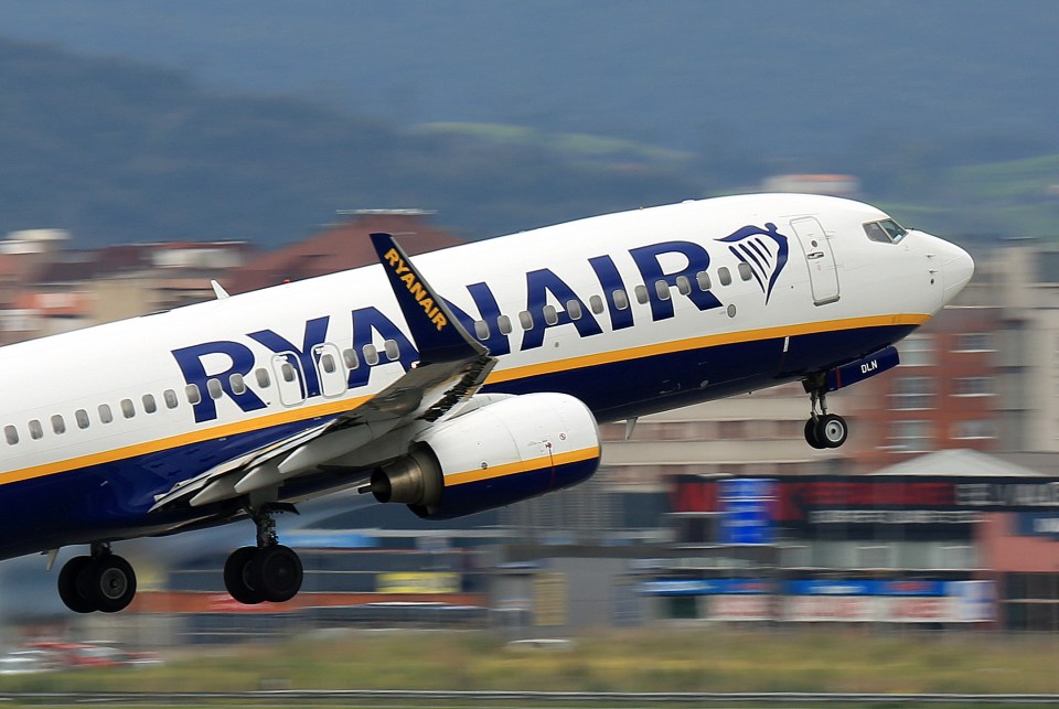 Ryanair Boeing 737-800 taking off.