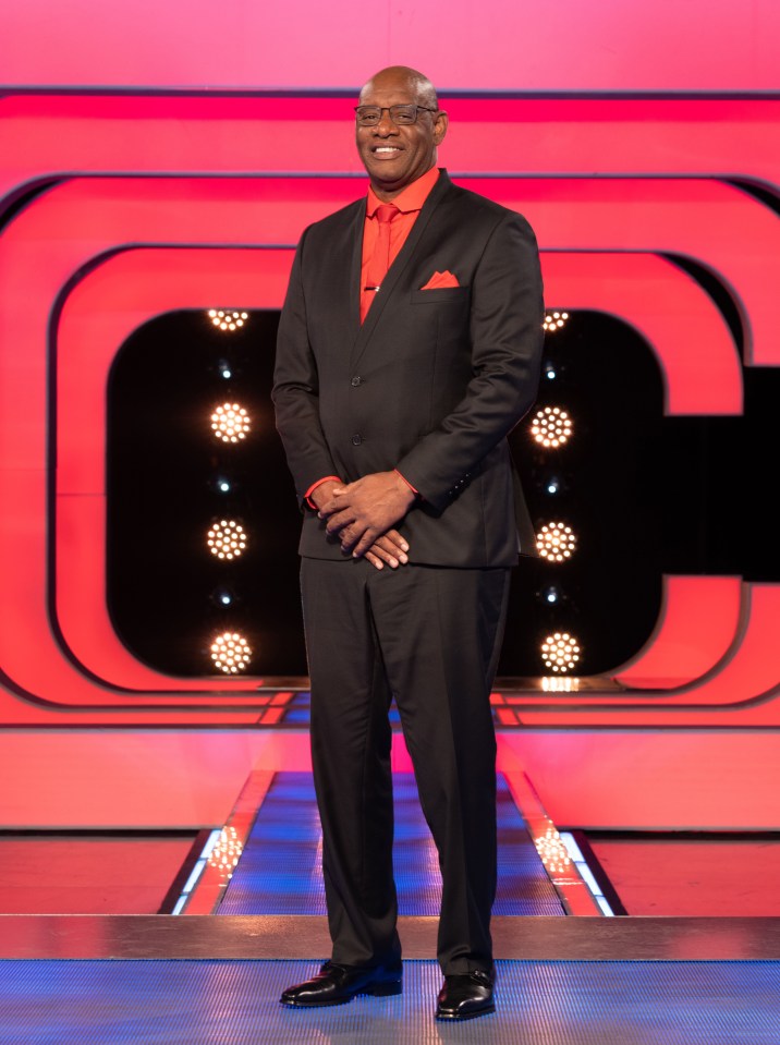 Shaun Wallace on the set of Beat the Chasers.