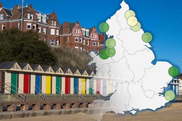 Map of seaside towns in England, highlighted with colored circles.